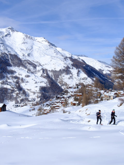 Snowshoes tour to Mayens de Breona
